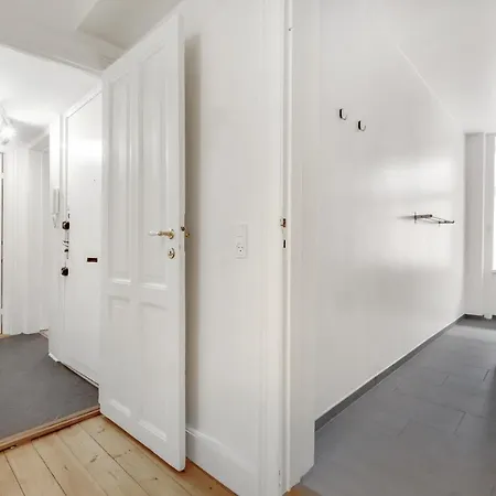 Bright In Elegant Osterbro Apartment *